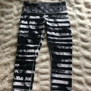 Lululemon wunder under palm striped capris